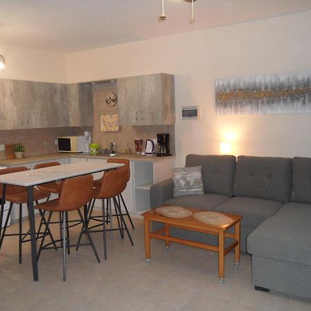 Family And Friends Flat Close To The Sea, Free Internet アヤナパ エクステリア 写真