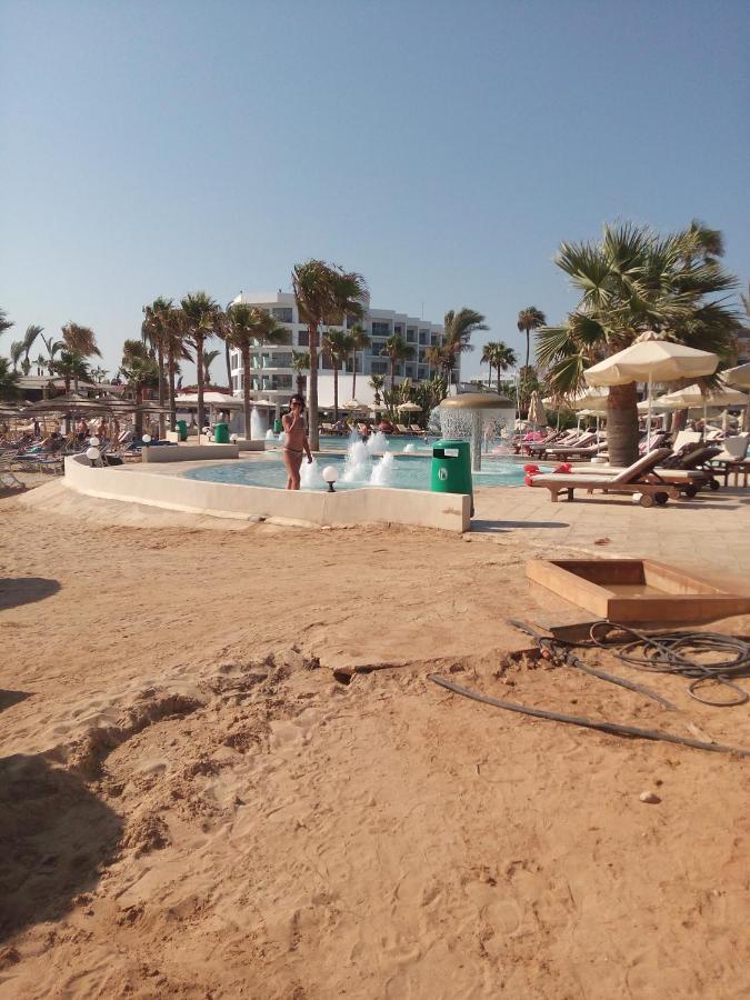 Family And Friends Flat Close To The Sea, Free Internet アヤナパ エクステリア 写真