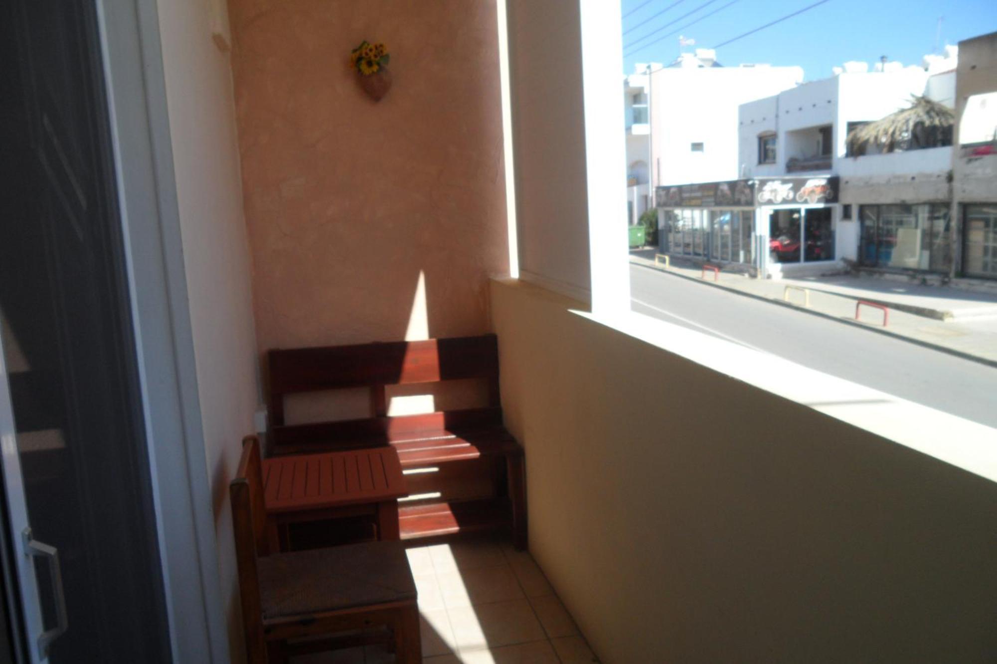 Family And Friends Flat Close To The Sea, Free Internet アヤナパ エクステリア 写真