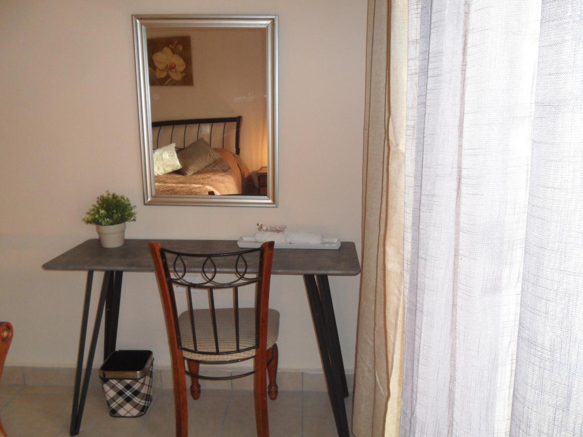 Family And Friends Flat Close To The Sea, Free Internet アヤナパ エクステリア 写真